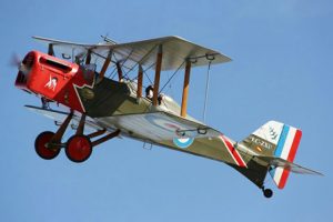 alquiler-avioneta-acrobatica-militar-replica-RAF-SESA-rodajes-sealand-motion-01